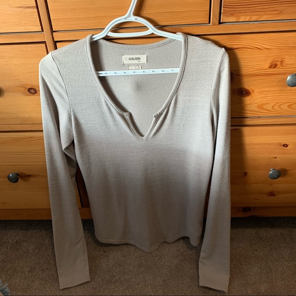 Aritzia long sleeve V neck - Picture 2 of 2